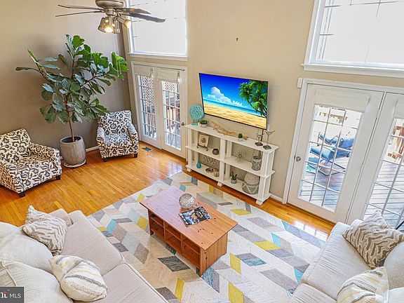 4th image of 14610 Creek Valley Ct