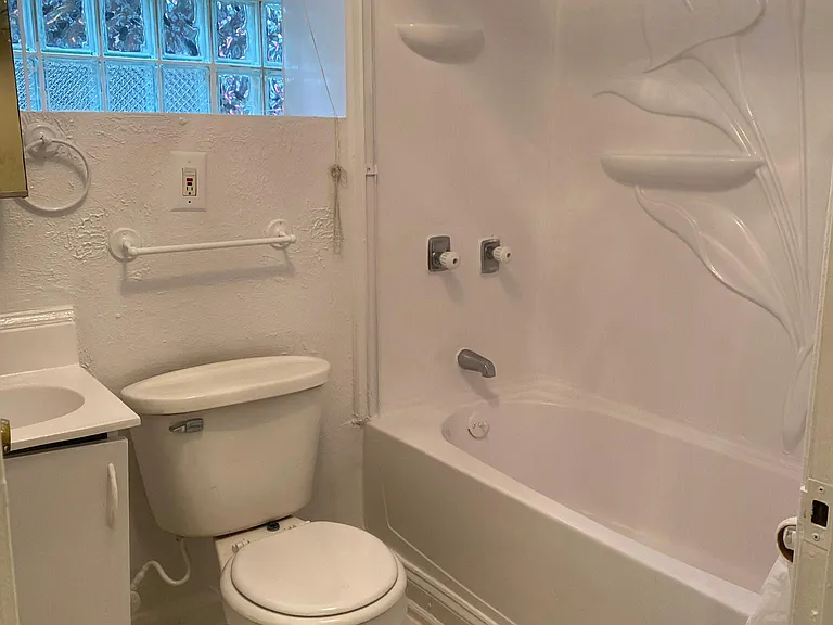 1753 W Catalpa Ave #1 — Photo 18