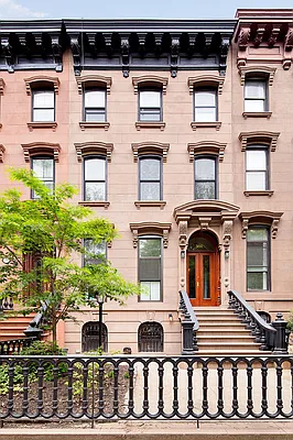 Sold by Compass | media 18