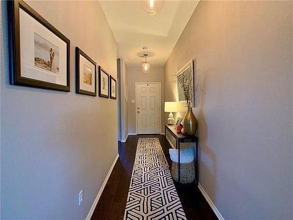 4th image of 2189 Liriope Ln