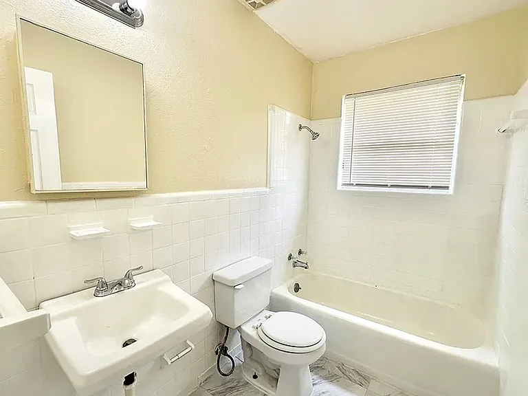 502 S 13th St — Photo 8