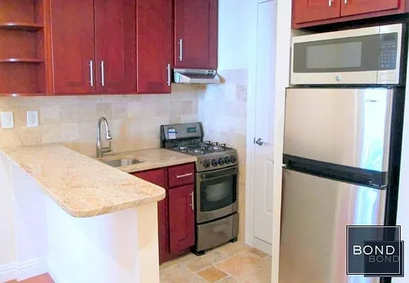 Rented by Bond New York | media 33