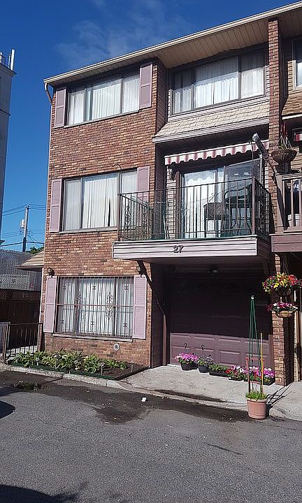 1st image of 27 Ramsey Ln