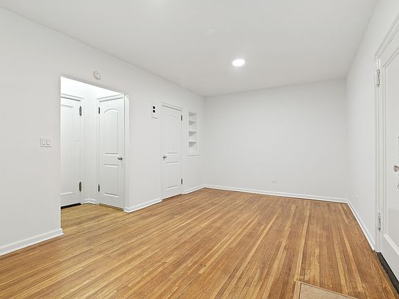5th image of 225 W 23rd St #2252K
