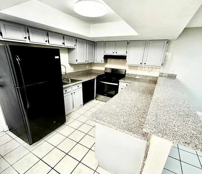 2654 Aracatuba Ave — Photo 6