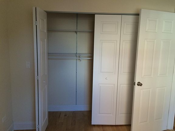 4th image of 1051 W Montrose Ave #3