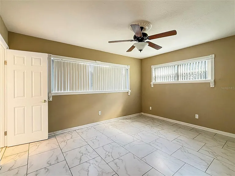 117 E Lake Roy Dr SE — Photo 15