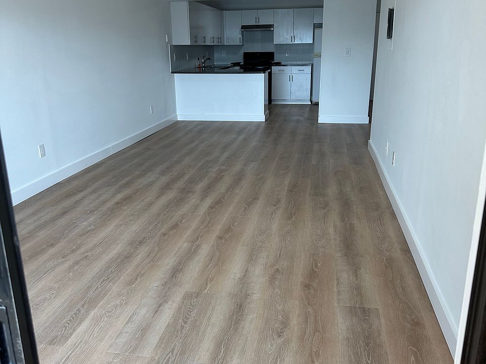 1st image of 1471 W 43rd Pl APT 304