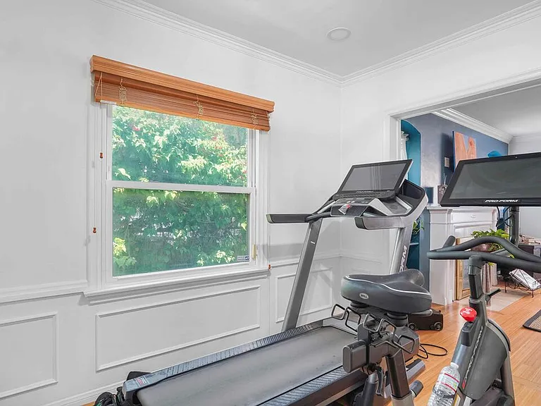 3801 Sutro Ave — Photo 25