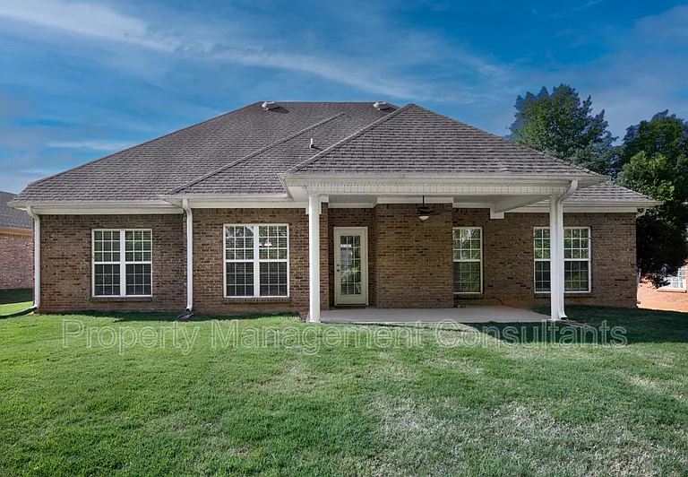 108 Blackwood Dr NW — Photo 4