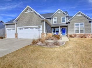 5112 Stonebridge Dr, Champaign, IL 61822