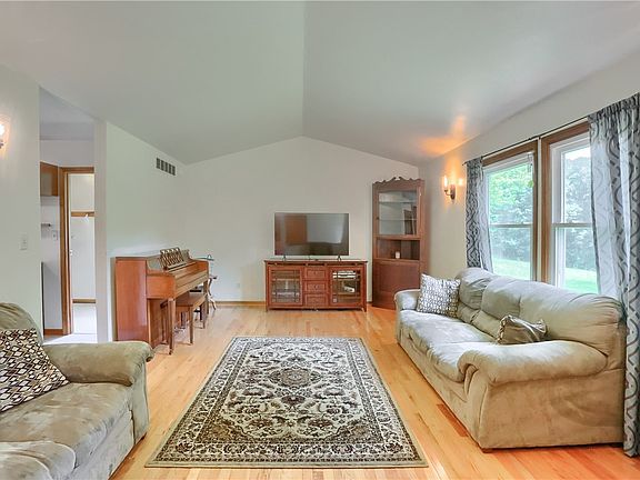 3rd image of 191 Tate Rd