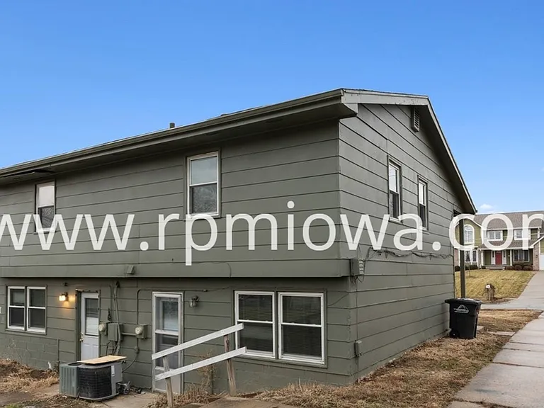 3424 SW 42nd St — Photo 4