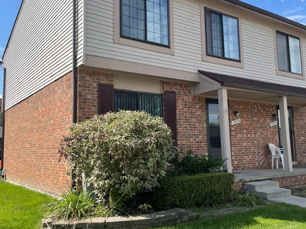 17072 Kingsbrooke Dr, Clinton Township, MI