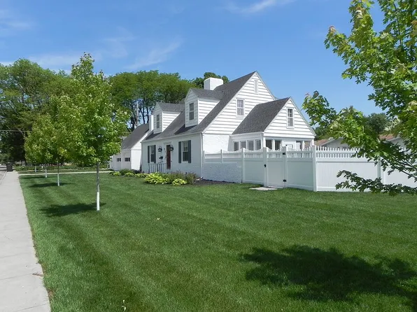 517 S Grant St, Grand Island, NE 68803