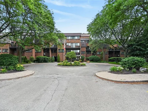 36 Hayhurst Rd #109, Brantford, ON N3R 6Y9