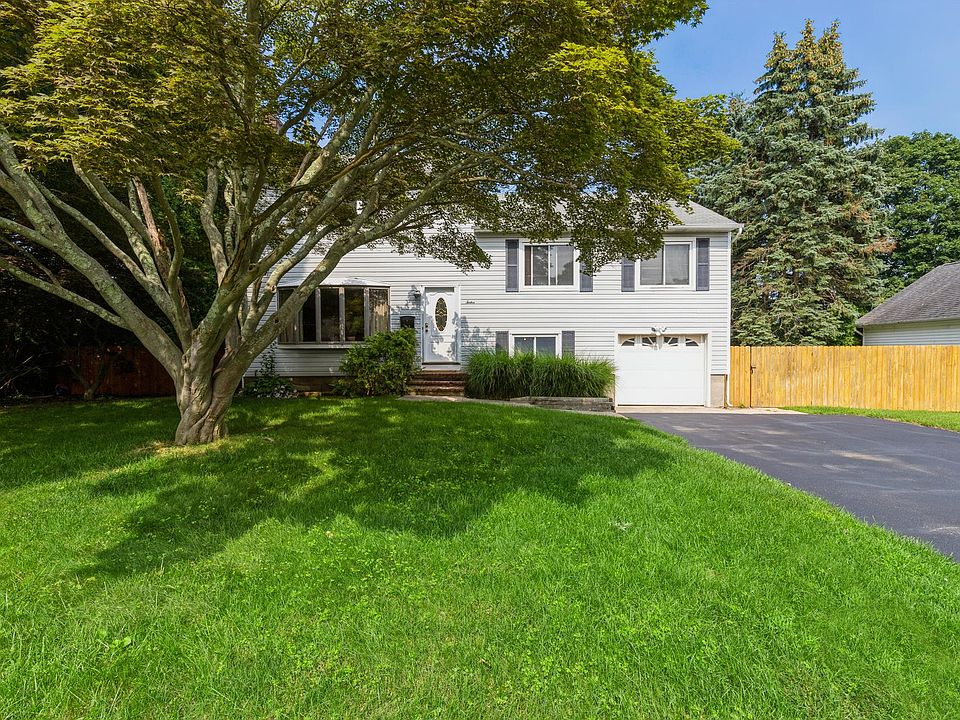 1st image of 12 Gaines Ave
