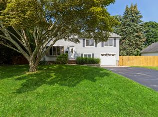 12 Gaines Ave, Greenlawn, NY 11740