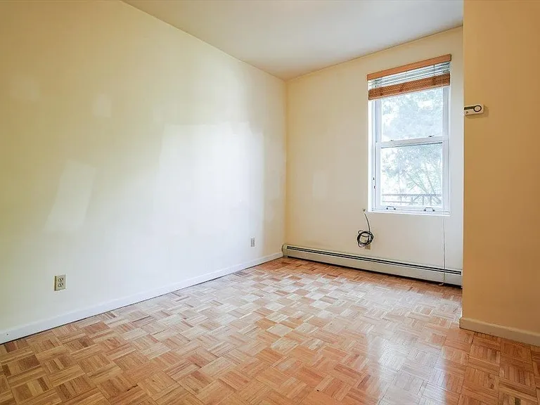 1020 Park Ave #8 — Photo 14