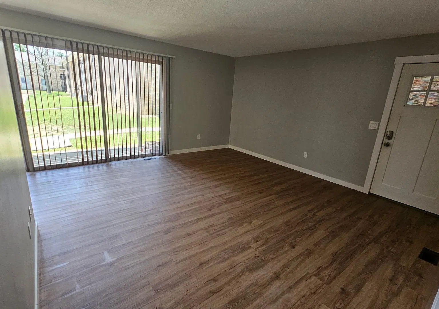 374 Ranchwood Apts — Photo 1