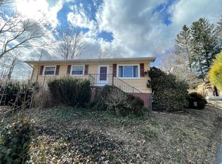 233 Rimcrest Ave, Princeton, WV 24739