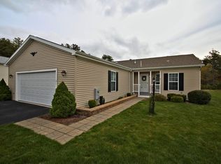 17 Willow Bend Blvd, Plymouth, MA 02360