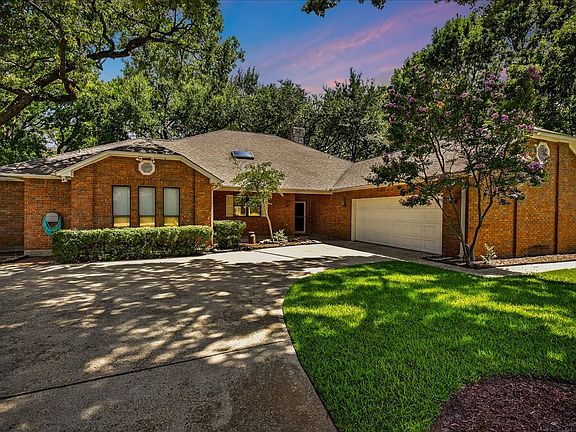 2nd image of 108 Carribean Cir