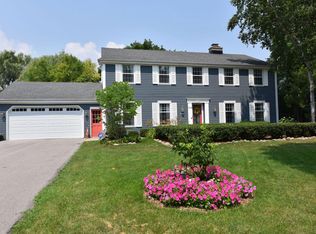10339 N Versailles Ct, Mequon, WI 53092