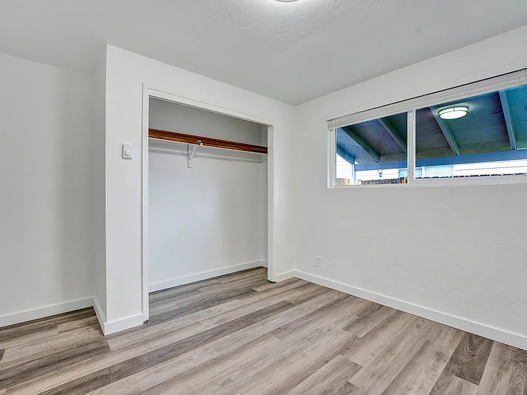 383 N Cedar St — Photo 16