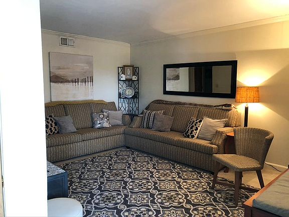 2nd image of 405 Carver Dr