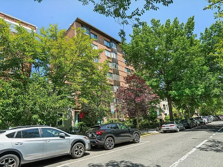 1825 T St NW #304 — Photo 26