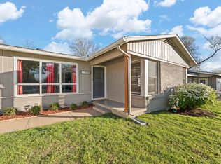 1116 Poindexter Ave, Cleburne, TX 76033