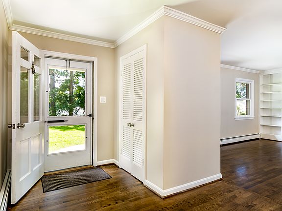 Open foyer with large closet