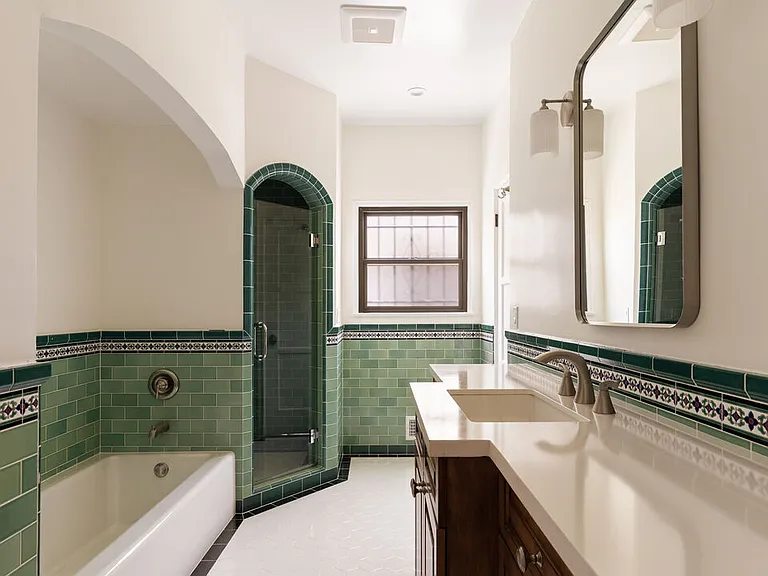 1063 S Genesee Ave — Photo 13