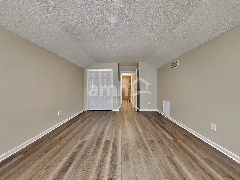 947 Silver Spring Ct — Photo 8