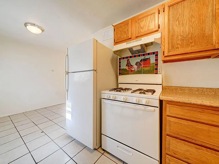 251 W Northern Ave #B — Photo 7