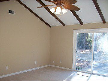 http://www.propertyboss.net/CustomerImages/SWEYER_71385/media/Properties/209%20Friday%20Drive\/zsmall_209FRIDAY%20004.jpg