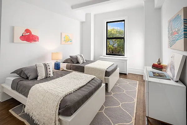 Sold by Compass | media 19