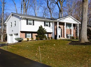 14 Meridan Ln, Nanuet, NY 10954