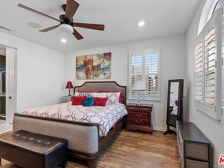 749 Daniel Freeman Cir — Photo 12