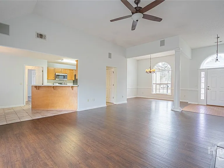 114 Laurens Ln — Photo 11