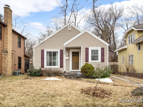 1334 Dickinson St SE, Grand Rapids, MI 49507