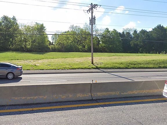 3rd image of 304 N Lindbergh Blvd