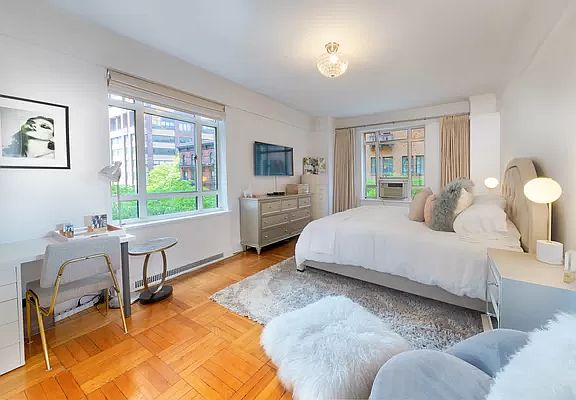 4th image of 25 Central Park W APT 5Y