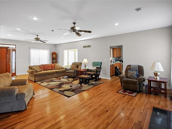 2nd image of 397 Sandhill Hickory Level Rd