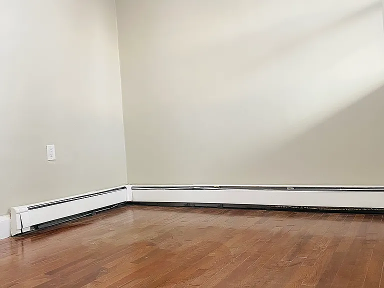 187 Spring St #1 — Photo 9