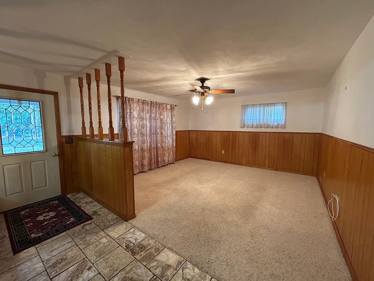 3 bed, 2312 sqft, $1,800 — Photo 2