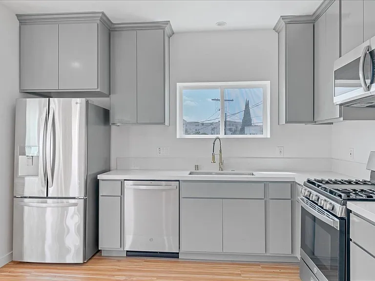 4019 W Mont Clair St — Photo 4
