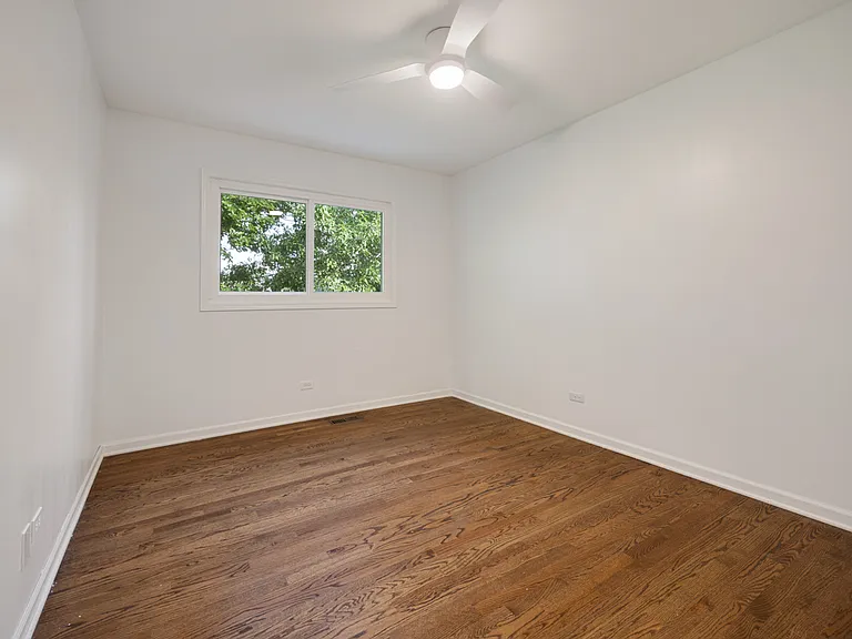 615 Chester Ct E — Photo 25