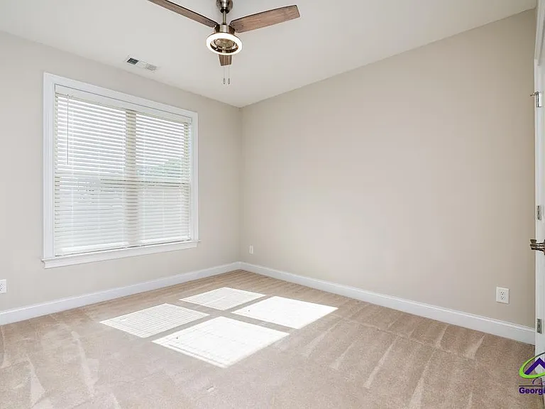 101 Georgia Dean St — Photo 36